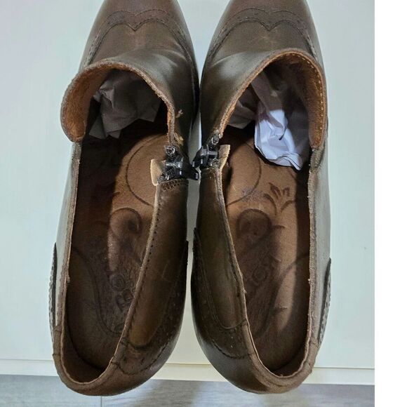 Born Truffle Chakir Leather Bootie Heels Brown Comfort Shoes Women's Size 9 - Picture 5 of 9